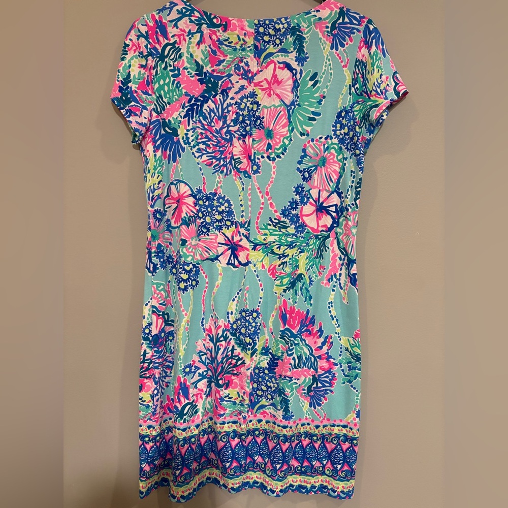Vibrant Lilly Pulitzer Floral Short Sleeve Dress - Picture 3 of 4